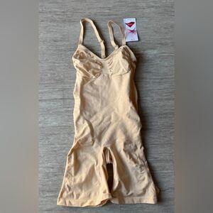 Lycra Women's Beige Shapewear Bodysuit